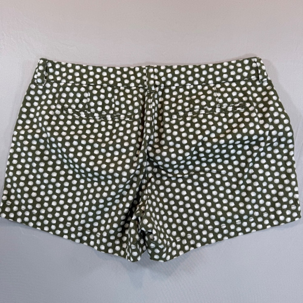 Old Navy Womens Green Seashell Print Shorts Olive White Coastal Summer Size 8 - Picture 6 of 7